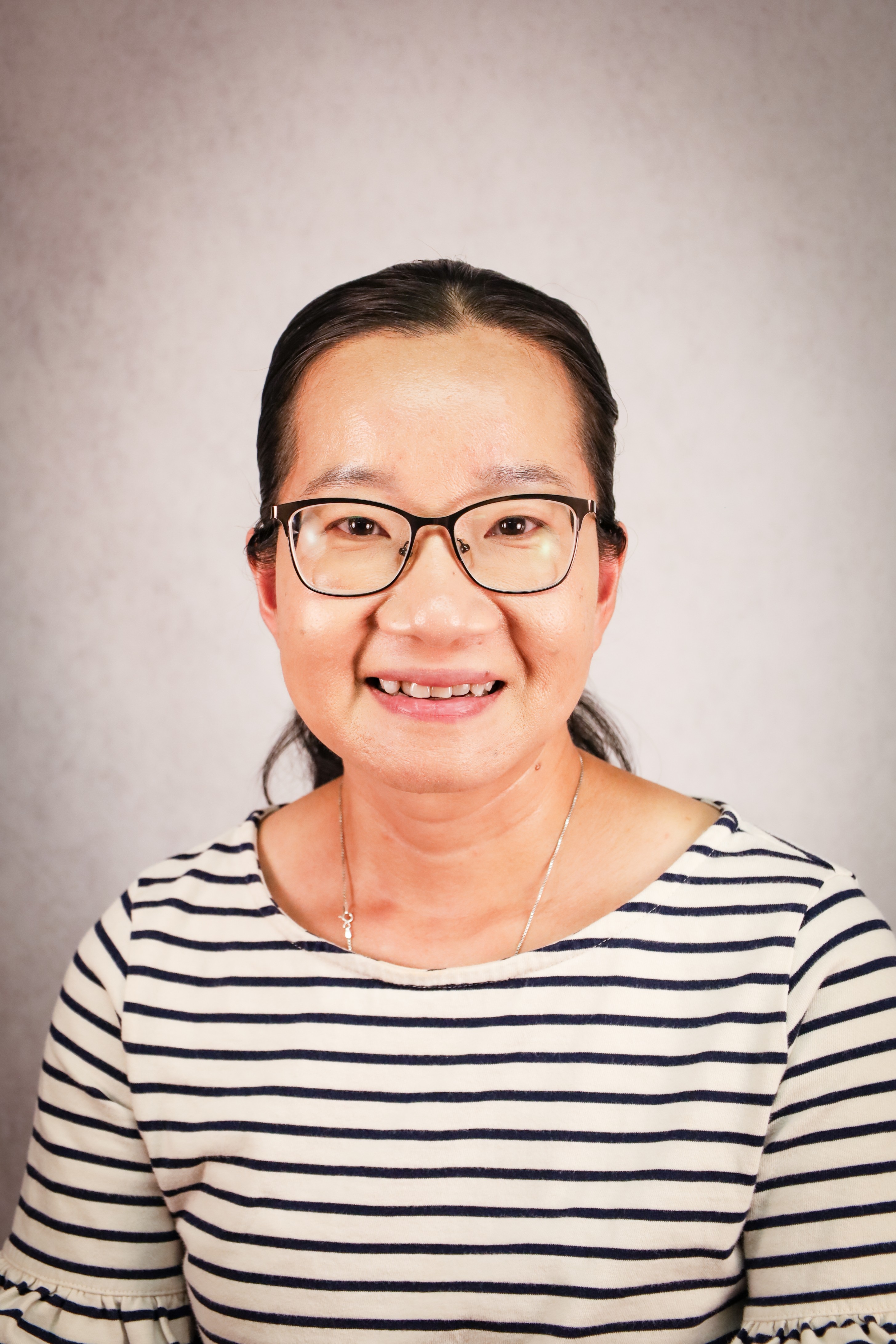 headshot of linh dang